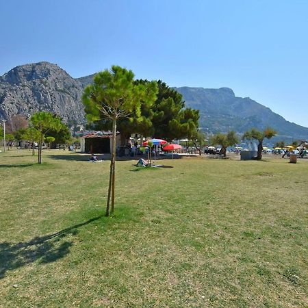 Apartment Nansy Omis Bagian luar foto