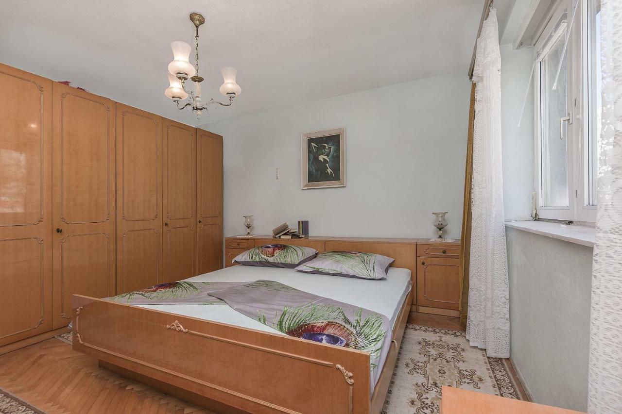 Apartment Nansy Omis Ruang foto