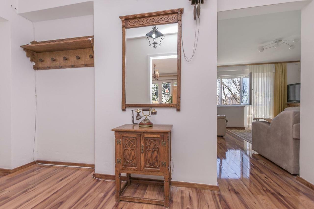 Apartment Nansy Omis Ruang foto