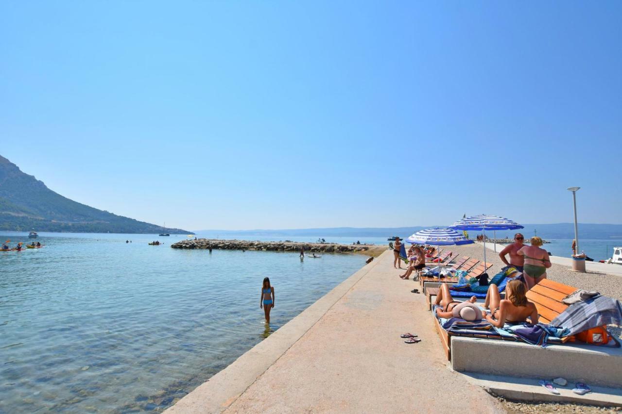 Apartment Nansy Omis Bagian luar foto