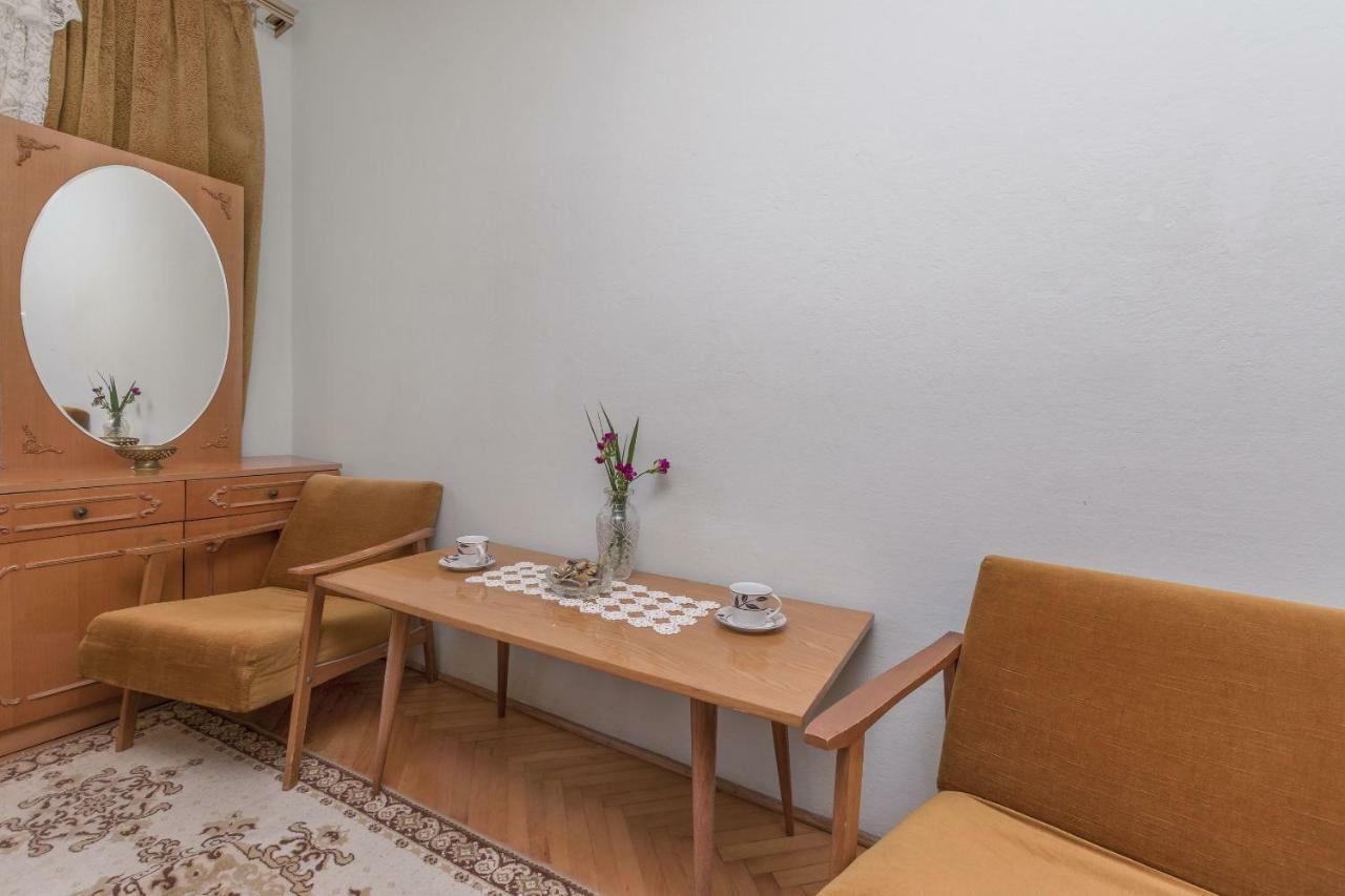 Apartment Nansy Omis Bagian luar foto