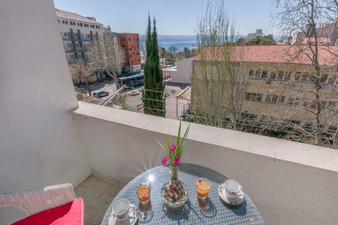 Apartment Nansy Omis Bagian luar foto